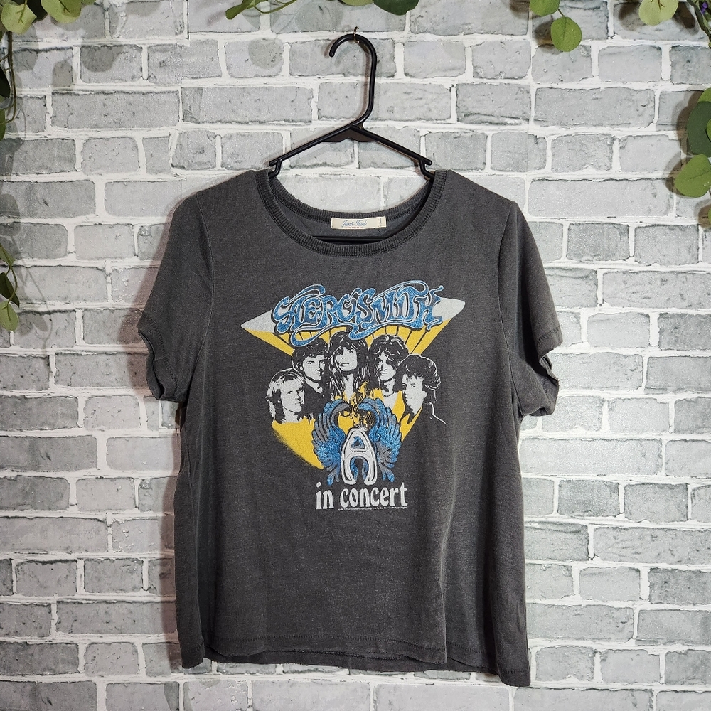 Junk Food Clothing NWOT Aerosmith Retro Graphic Tee Size XL Juniors